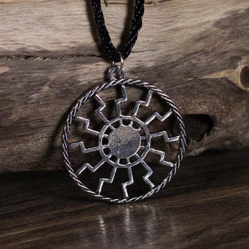 Sun wheel outlet necklace